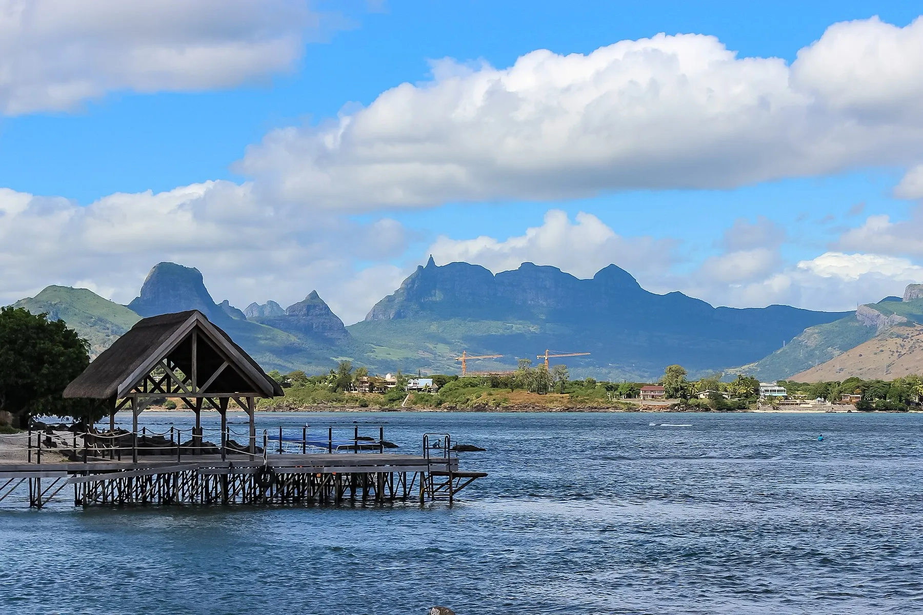 La chaîne de montagnes de Moka vue depuis la côte nord-ouest