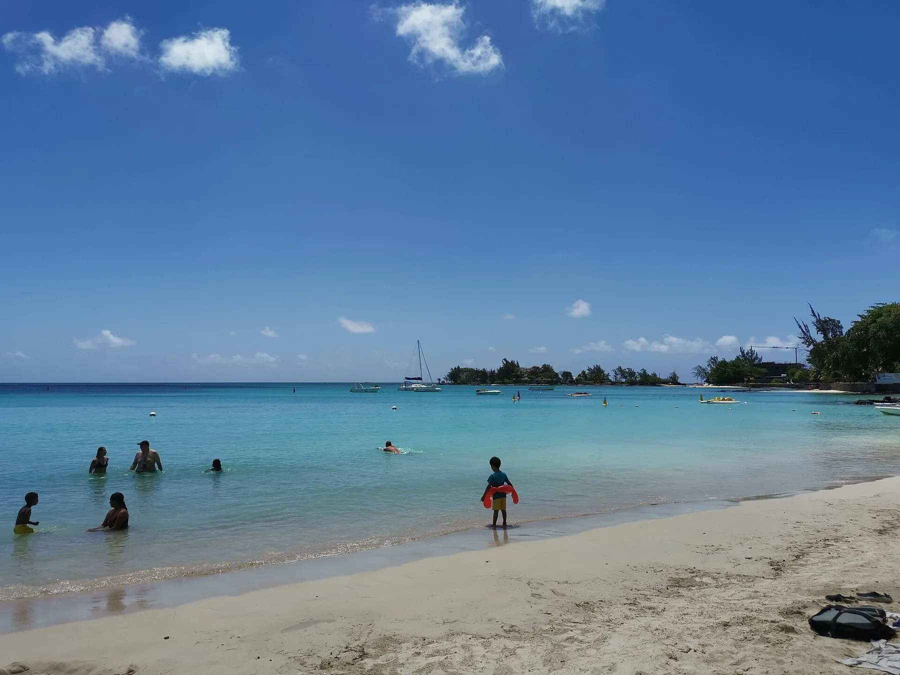 La plage de Pereybère et son lagon turquoise